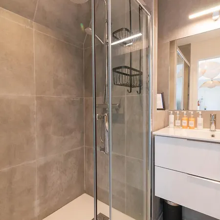 Apartment 1 Min Walk From Opera - Ac - Authentic Parisian Experience ! *