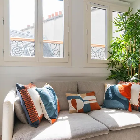 1 Min Walk From Opera - Ac - Authentic Parisian Experience ! * Paris